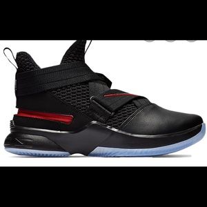 Lebron Soldier 12 FlyEase